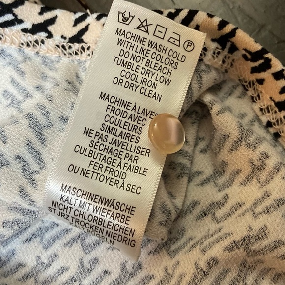 Adrianna Papell houndstooth blush/cream and black blouse size L - Picture 5 of 8